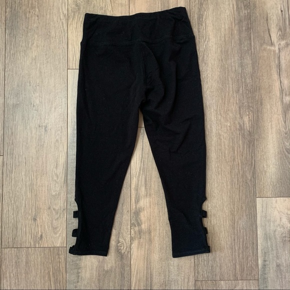 C Active Black Cutout Leggings - Picture 3 of 4